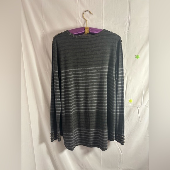 Double D Ranch Gray Tunic with Studded Detail and Embroidered Print Size M - Picture 10 of 11